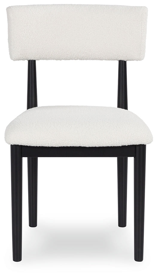 Xandrum Dining UPH Side Chair (2/CN)