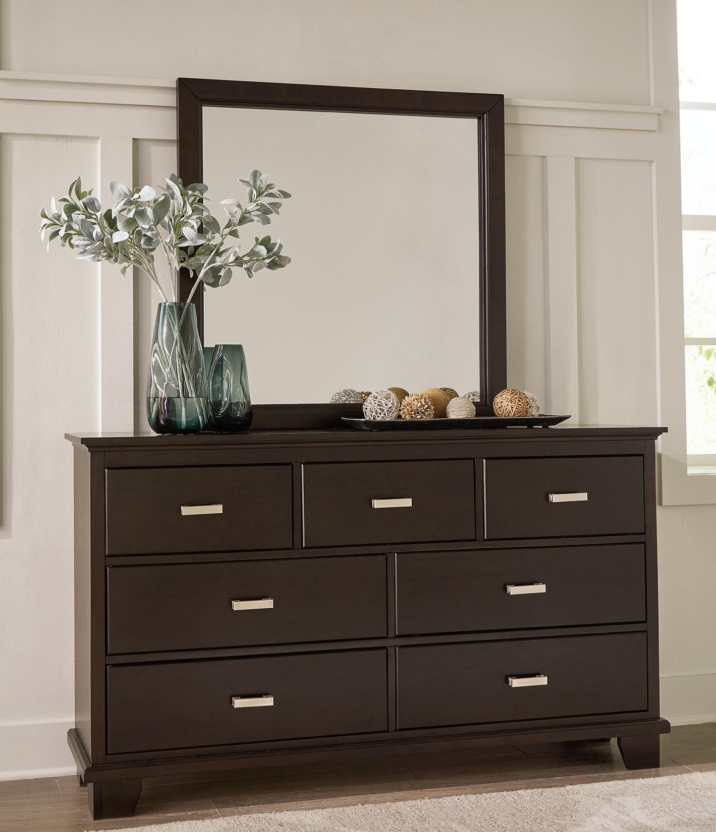 Covetown California King Panel Bed with Mirrored Dresser