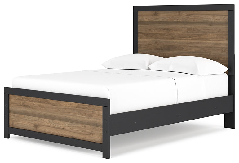 Vertani Full Panel Bed with Mirrored Dresser and Nightstand