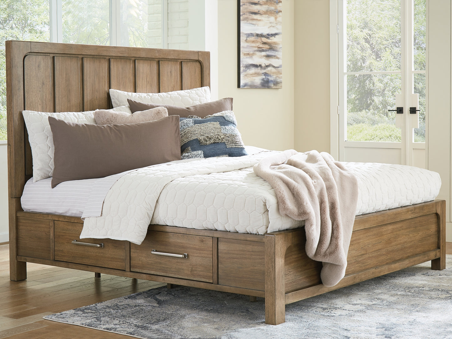 Cabalynn Queen Panel Bed with Dresser