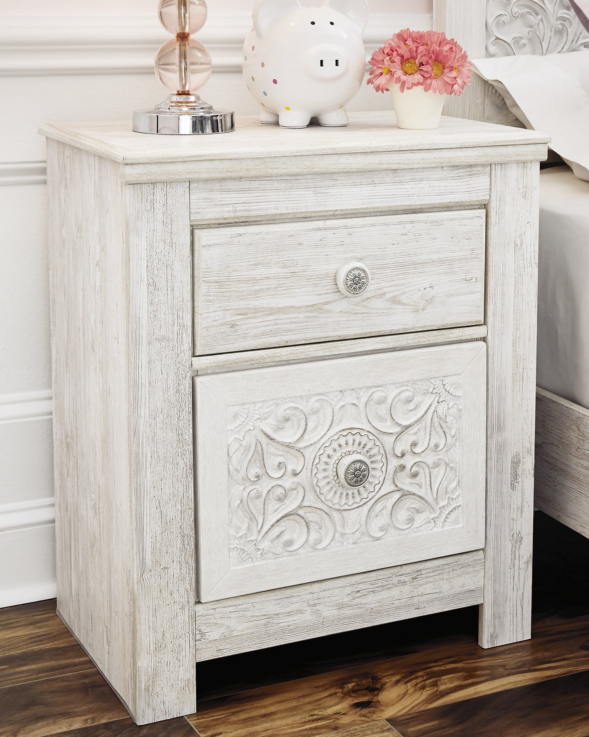 Paxberry Queen Panel Bed with Mirrored Dresser and Nightstand