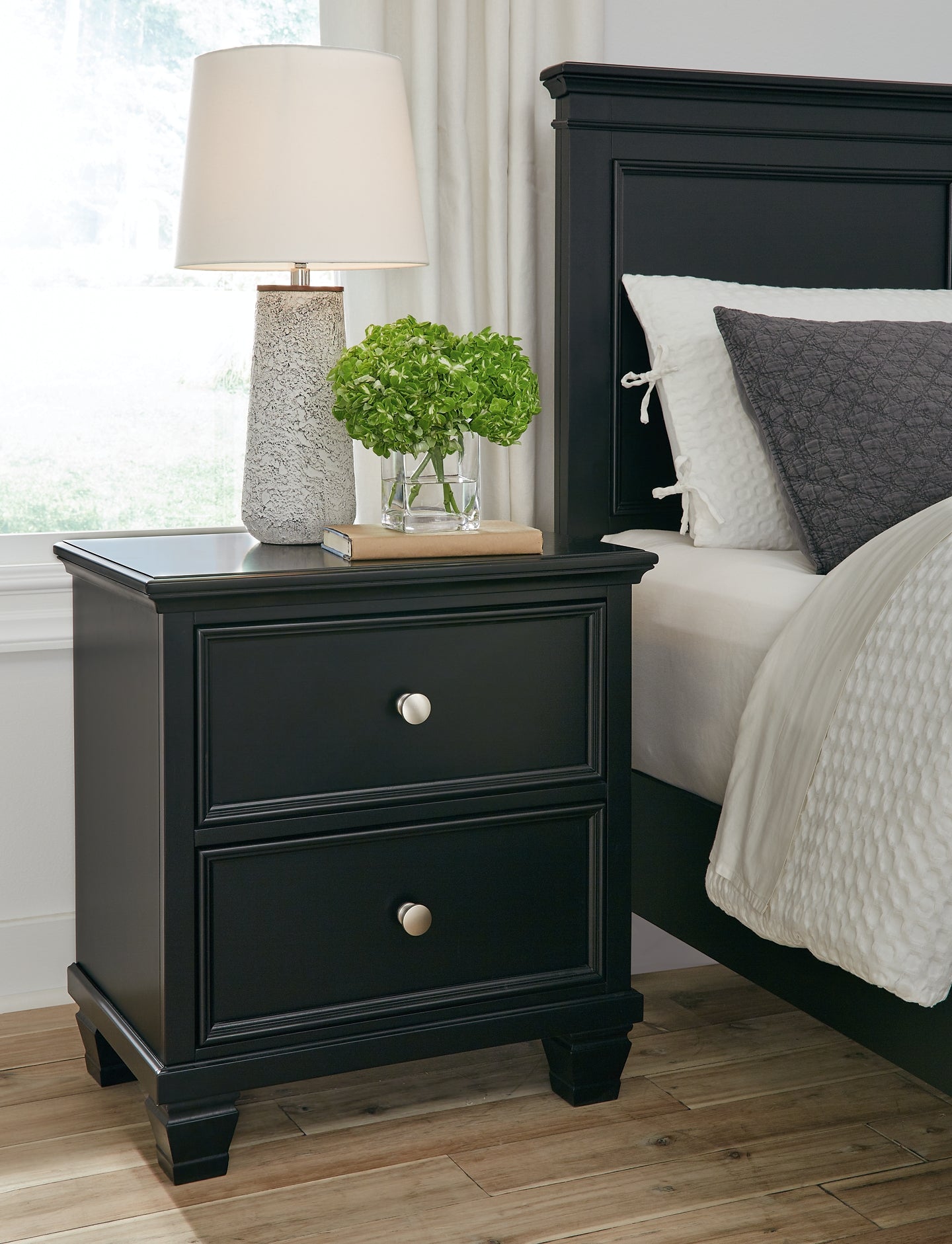 Lanolee California King Panel Bed with Mirrored Dresser and 2 Nightstands